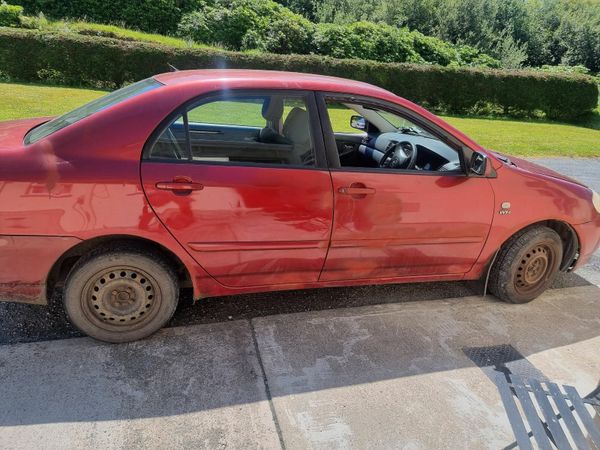 Toyota Corolla Saloon, Petrol, 2004, Red