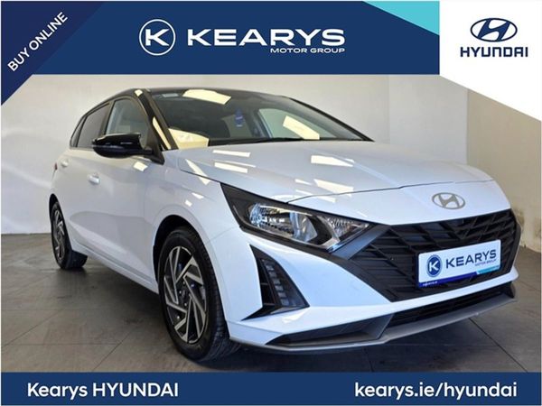 Hyundai i20 Hatchback, Petrol, 2024, White