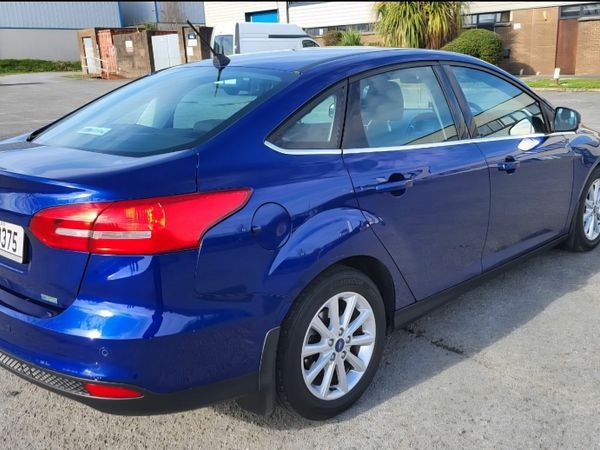 Ford Focus Saloon, Petrol, 2017, Blue