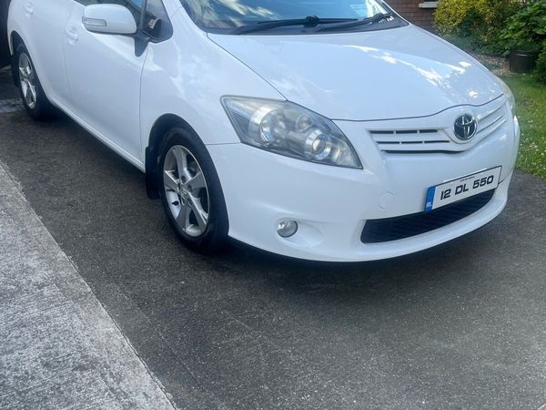 Toyota Auris Hatchback, Diesel, 2012, White