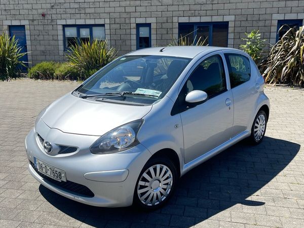 Toyota Aygo Hatchback, Petrol, 2006, Silver