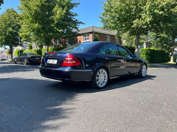 Mercedes-Benz E-Class Saloon, Petrol, 2005, Blue