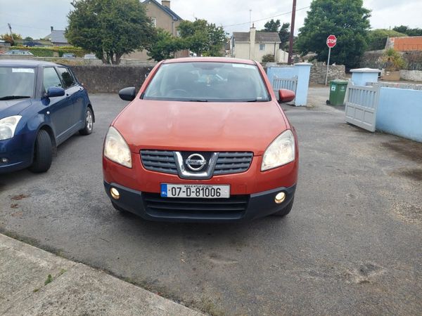 Nissan Qashqai Hatchback, Petrol, 2007, Red