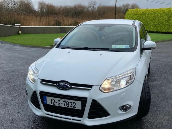 Ford Focus Hatchback, Diesel, 2012, White
