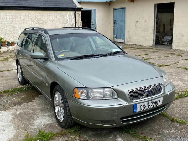 Volvo V70 Estate, Petrol, 2006, Green