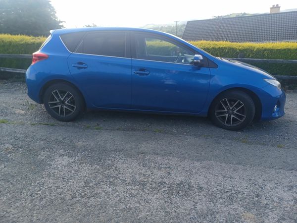 Toyota Auris Hatchback, Diesel, 2014, Blue