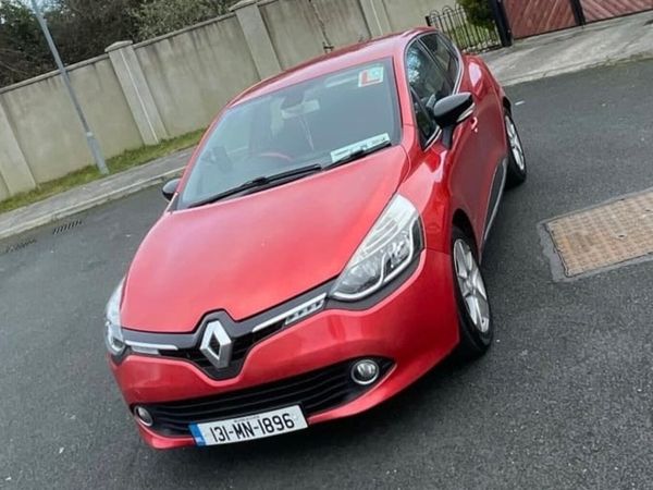 Renault Clio Hatchback, Petrol, 2013, Red