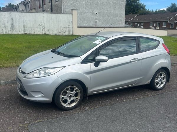 Ford Fiesta Hatchback, Diesel, 2011, Silver