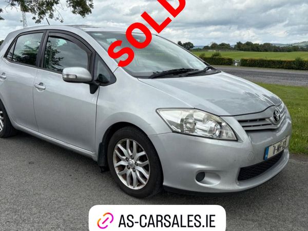 Toyota Auris Hatchback, Diesel, 2011, Silver