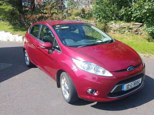 Ford Fiesta Hatchback, Diesel, 2012, Red