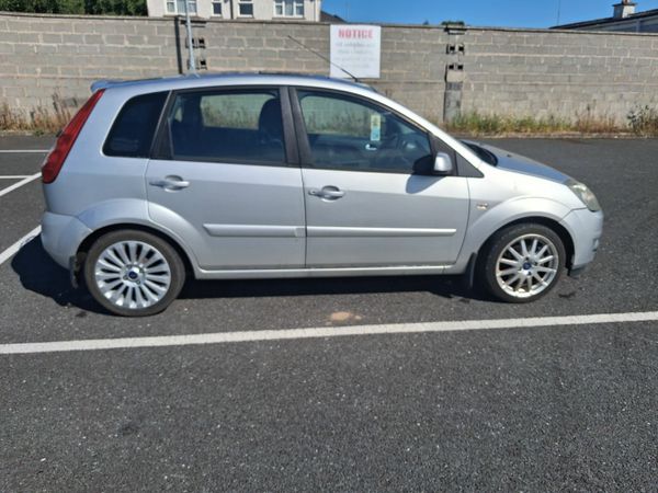 Ford Fiesta Hatchback, Petrol, 2007, Silver