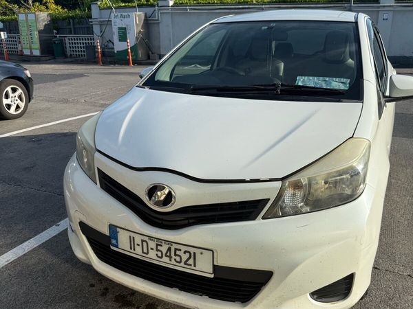 Toyota Vitz Hatchback, Petrol, 2011, White