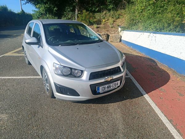 Chevrolet Aveo Hatchback, Petrol, 2013, Silver