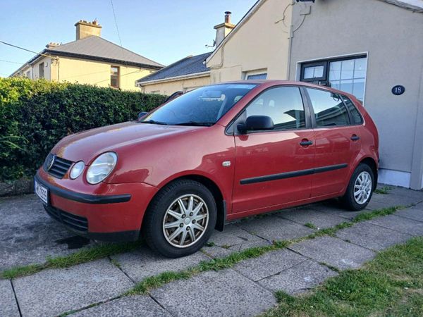 Volkswagen Polo Hatchback, Petrol, 2004, Red