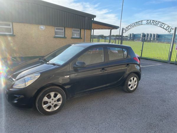 Hyundai i20 Hatchback, Petrol, 2011, Black