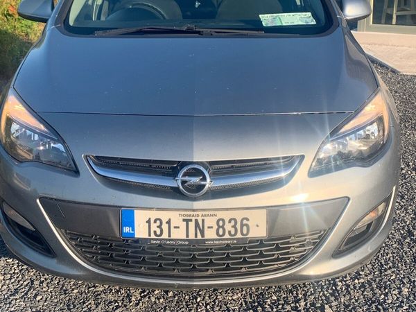 Opel Astra Hatchback, Diesel, 2013, Silver