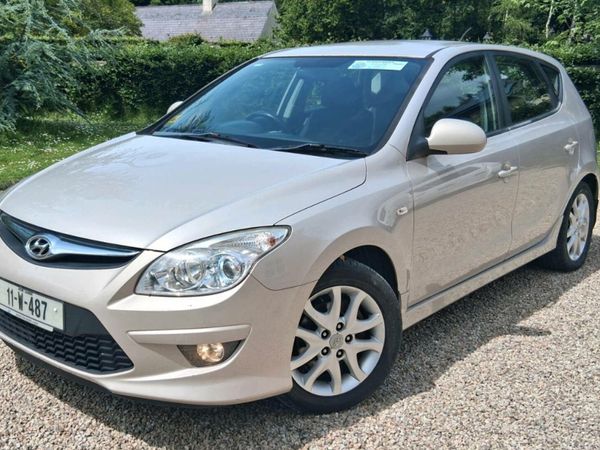 Hyundai i30 Hatchback, Diesel, 2011, Silver