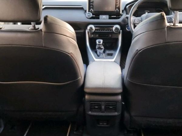 Toyota RAV4 SUV, Petrol Hybrid, 2022, White