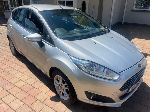 Ford Fiesta Hatchback, Petrol, 2016, Silver