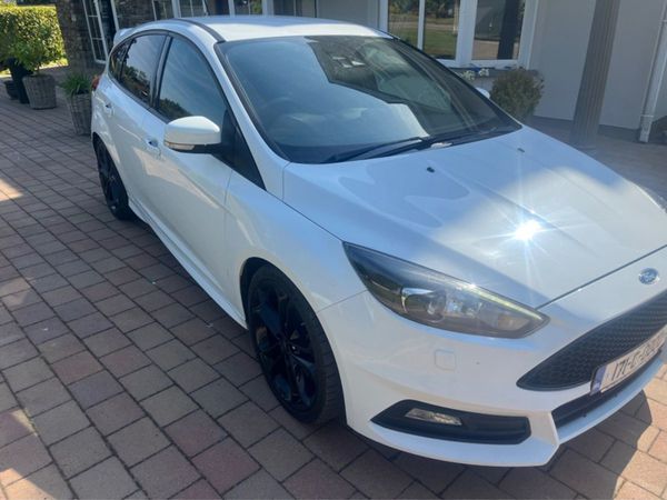 Ford Focus Hatchback, Diesel, 2017, White