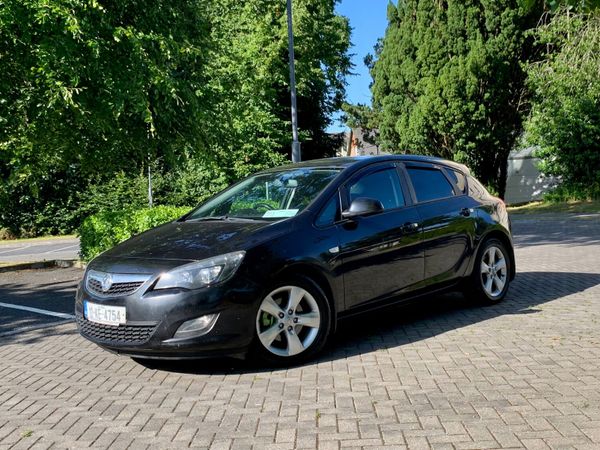 Opel Astra Hatchback, Diesel, 2012, Black