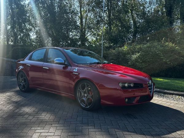Alfa Romeo 159 Saloon, Petrol, 2011, Red