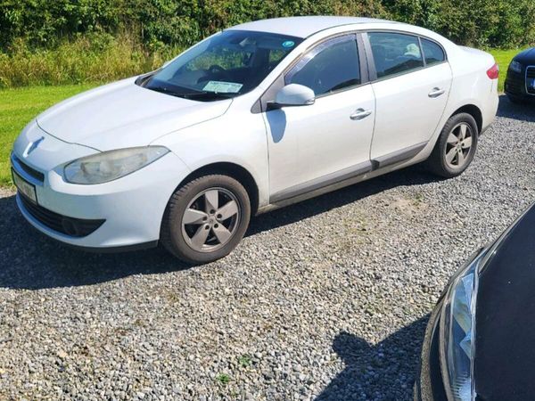 Renault Fluence Saloon, Diesel, 2012, White