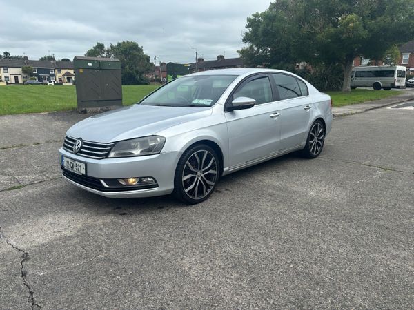 Volkswagen Passat Saloon, Diesel, 2012, Silver