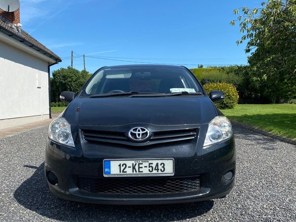 Toyota Auris Hatchback, Petrol, 2012, Black