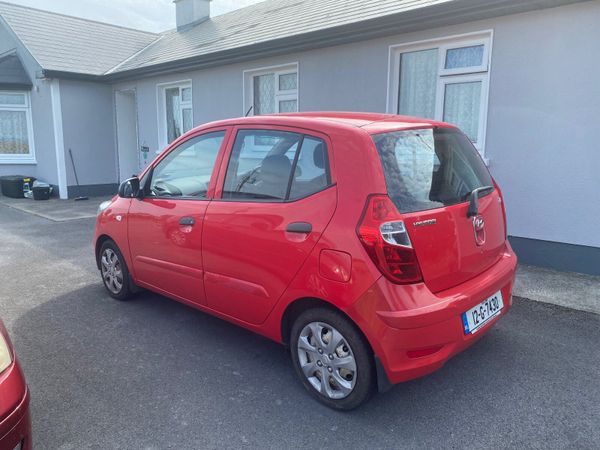 Hyundai i10 Hatchback, Petrol, 2012, Red