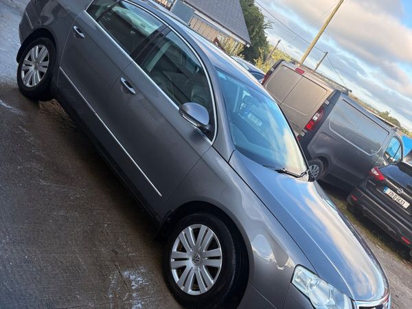 Volkswagen Passat Saloon, Petrol, 2008, Grey