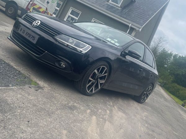 Volkswagen Jetta Saloon, Diesel, 2011, Black