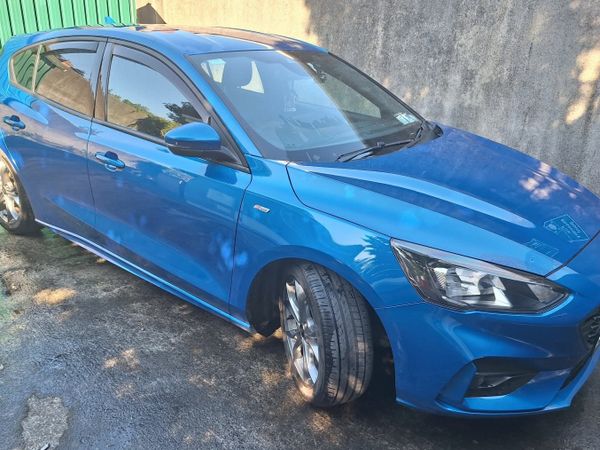 Ford Focus Hatchback, Diesel, 2020, Blue