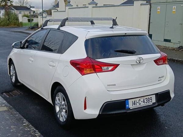 Toyota Auris Van, Diesel, 2014, White