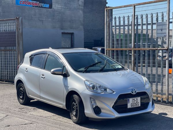 Toyota Aqua Hatchback, Petrol Hybrid, 2017, Silver