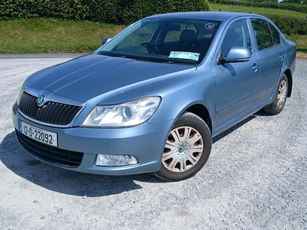 Skoda Octavia Saloon, Diesel, 2012, Grey