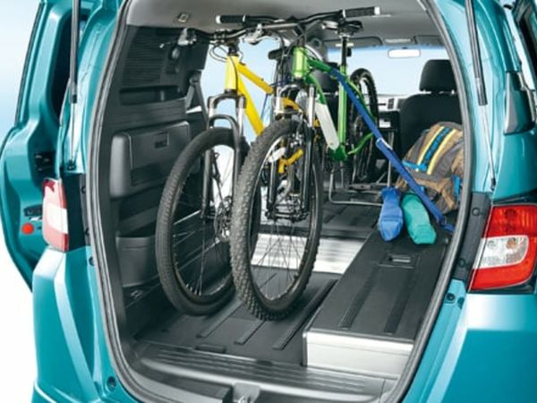 Honda Freed MPV, Petrol, 2014, Silver