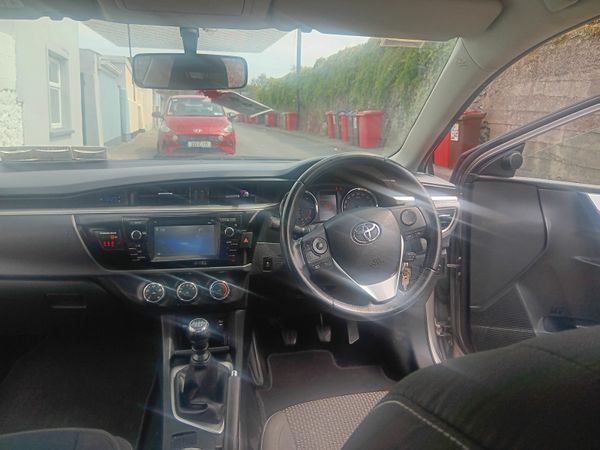 Toyota Corolla Saloon, Diesel, 2016, Bronze