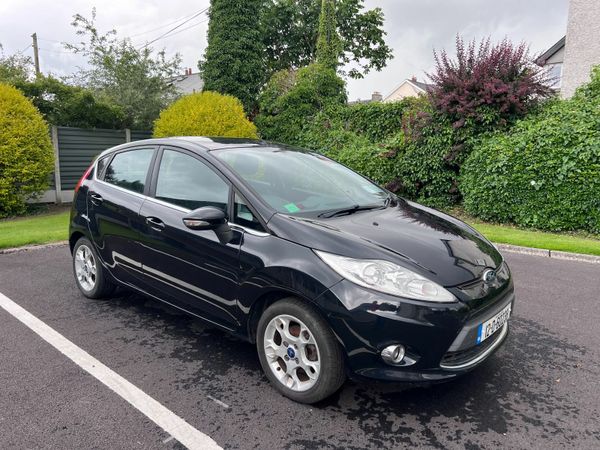 Ford Fiesta Hatchback, Petrol, 2012, Black