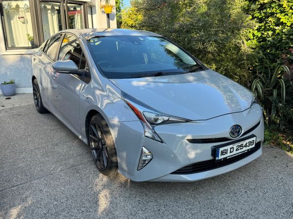 Toyota Prius Hatchback, Petrol Hybrid, 2016, Silver