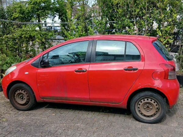 Toyota Yaris Hatchback, Petrol, 2008, Red