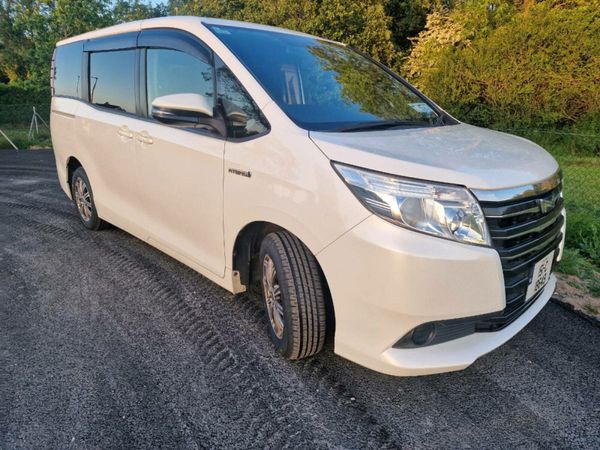 Toyota Voxy MPV, Petrol Hybrid, 2014, Purple