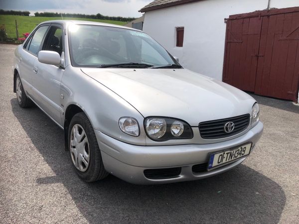 Toyota Corolla Saloon, Petrol, 2001, Silver