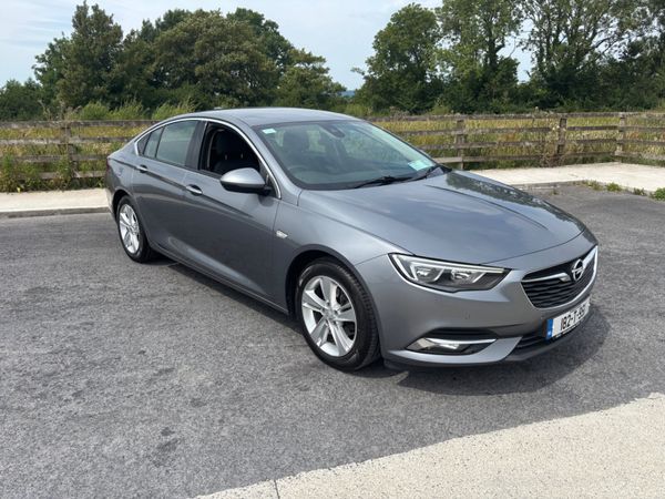 Opel Insignia Hatchback, Diesel, 2018, Grey