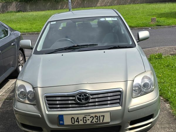 Toyota Avensis Saloon, Petrol, 2004, Green
