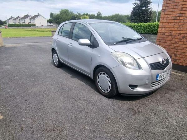 Toyota Yaris Hatchback, Petrol, 2006, Silver