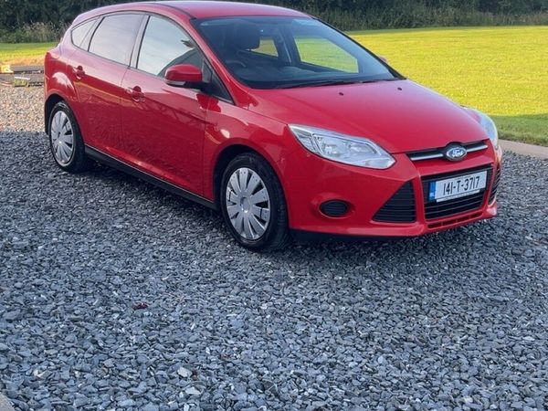 Ford Focus Hatchback, Diesel, 2014, Red