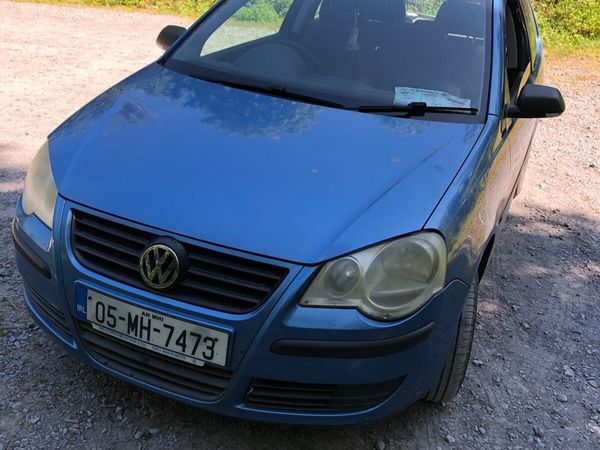 Volkswagen Polo Hatchback, Petrol, 2005, Blue