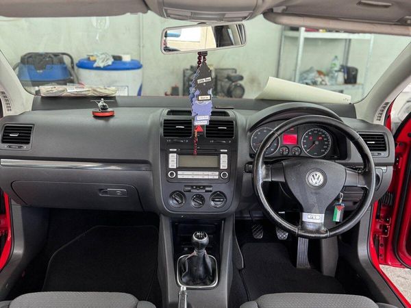 Volkswagen Golf Hatchback, Petrol, 2009, Red