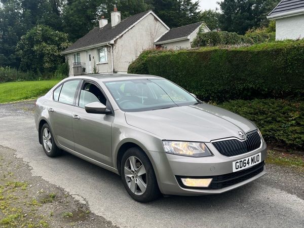Skoda Octavia Hatchback, Diesel, 2015, Beige